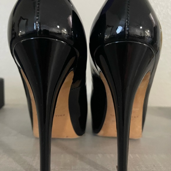 Brian Atwood Black Pantent leather heels - Picture 7 of 7